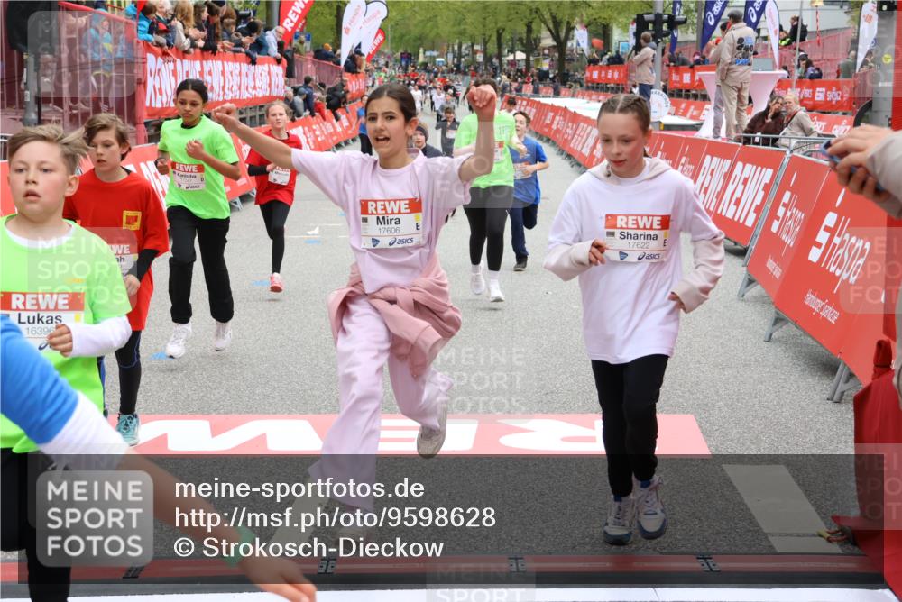25.04.2026 - Das Zehntel Strokosch-Dieckow http://msf.ph/oto/9598628 25.04.2026 15:05:09 Ziel 15299, 15501, 15502, 15536, 15763, 16396, 16549, 17238, 17241, 17606, 17622, 15299, 15501, 15502, 15536, 15763, 16396, 16549, 17238, 17241, 17606, 17622 meine-sportfotos.de