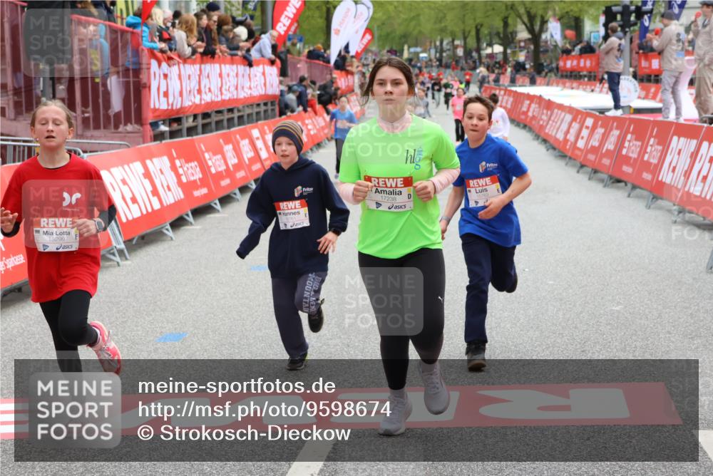 25.04.2026 - Das Zehntel Strokosch-Dieckow http://msf.ph/oto/9598674 25.04.2026 15:05:11 Ziel 15299, 15501, 15502, 15536, 15761, 15763, 16396, 16549, 17238, 17241, 17606, 17622, 15299, 15501, 15502, 15536, 15761, 15763, 16396, 16549, 17238, 17241, 17606, 17622 meine-sportfotos.de
