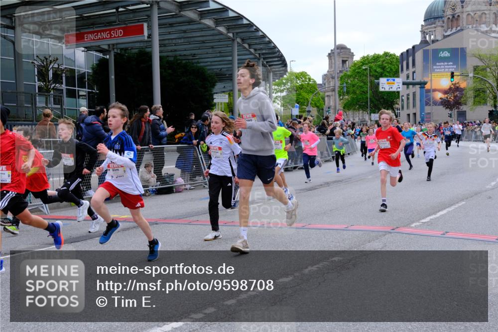 25.04.2026 - Das Zehntel Tim E. http://msf.ph/oto/9598708 25.04.2026 14:52:32 Ziel 15136, 15173, 15340, 15442, 15832, 16075, 16179, 16529, 16553, 16556, 16592, 16667, 16681, 16682, 16684, 16687, 16701, 16716, 16734, 16815, 16855, 16957, 16984, 16990, 17313, 17464, 17500, 17643, 17707, 17754, 17927, 17997, 18051, 18209, 18235, 18297, 18351 meine-sportfotos.de