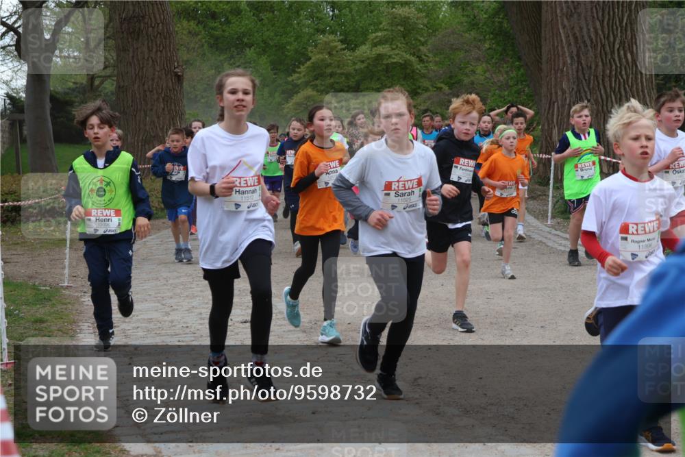 25.04.2026 - Das Zehntel Zöllner http://msf.ph/oto/9598732 25.04.2026 12:42:35 Laufen 12006, 11512, 11525, 11896 meine-sportfotos.de