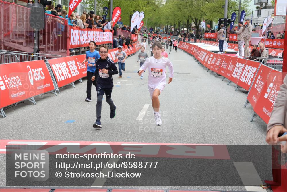 25.04.2026 - Das Zehntel Strokosch-Dieckow http://msf.ph/oto/9598777 25.04.2026 15:05:16 Ziel 15299, 15761, 15763, 16173, 17238, 17241, 17387, 15299, 15761, 15763, 16173, 17238, 17241, 17387 meine-sportfotos.de