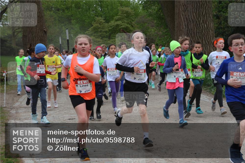 25.04.2026 - Das Zehntel Zöllner http://msf.ph/oto/9598788 25.04.2026 12:42:43 Laufen 10, 12951, 11463, 11156 meine-sportfotos.de