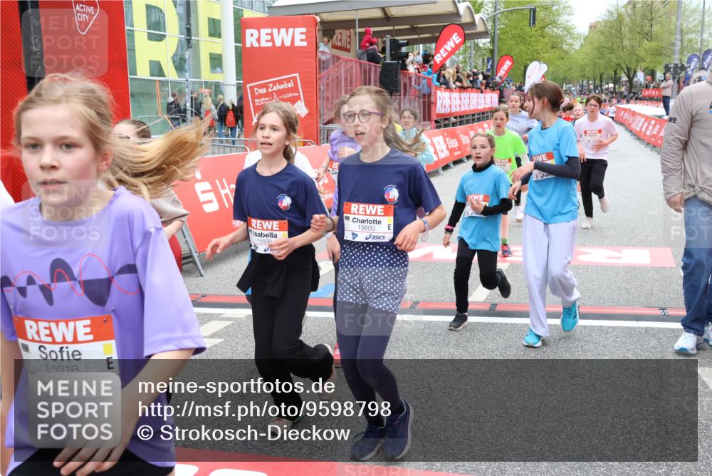 25.04.2026 - Das Zehntel Strokosch-Dieckow http://msf.ph/oto/9598798 25.04.2026 15:01:10 Ziel 15016, 15041, 15178, 15590, 15600, 16121, 16353, 16395, 16498, 16530, 16612, 16617, 16662, 16679, 17521, 17532, 17631, 17992, 18000, 18050, 18112, 18122, 18134, 15016, 15041, 15178, 15590, 15600, 16121, 16353, 16395, 16498, 16530, 16612, 16617, 16662, 16679, 17521, 17532, 17631, 17992, 18000, 18050, 18112, 18122, 18134 meine-sportfotos.de