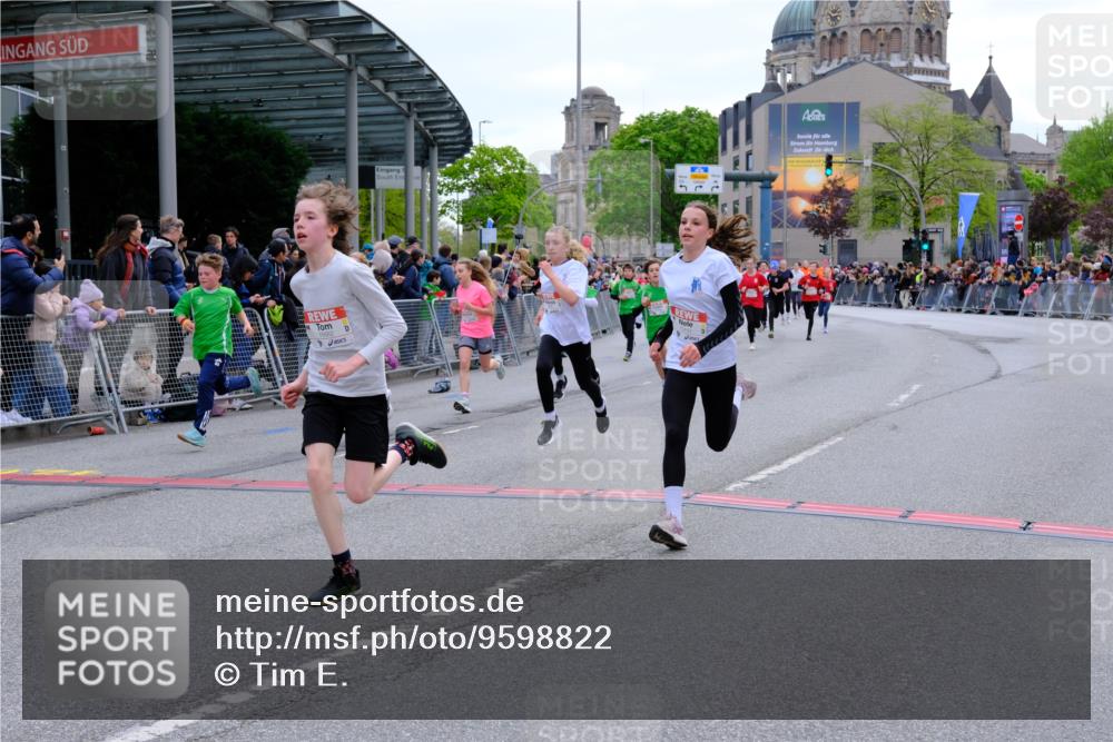 25.04.2026 - Das Zehntel Tim E. http://msf.ph/oto/9598822 25.04.2026 14:52:38 Ziel 15009, 15439, 15442, 15622, 15832, 16075, 16179, 16505, 16507, 16529, 16553, 16556, 16638, 16667, 16682, 16687, 16690, 16701, 16734, 16815, 16973, 16979, 16984, 16987, 16990, 17270, 17313, 17362, 17464, 17500, 17707, 17801, 17808, 17810, 17812, 17860, 17927, 17997, 18023, 18051, 18276, 18297, 18351 meine-sportfotos.de