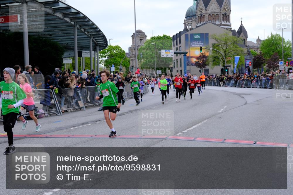 25.04.2026 - Das Zehntel Tim E. http://msf.ph/oto/9598831 25.04.2026 14:52:39 Ziel 15009, 15249, 15439, 15442, 15622, 15832, 16179, 16505, 16507, 16529, 16638, 16667, 16682, 16690, 16734, 16815, 16973, 16979, 16984, 16987, 16990, 17270, 17313, 17362, 17464, 17707, 17801, 17808, 17810, 17812, 17860, 17997, 18022, 18023, 18051, 18276, 18297, 18351 meine-sportfotos.de