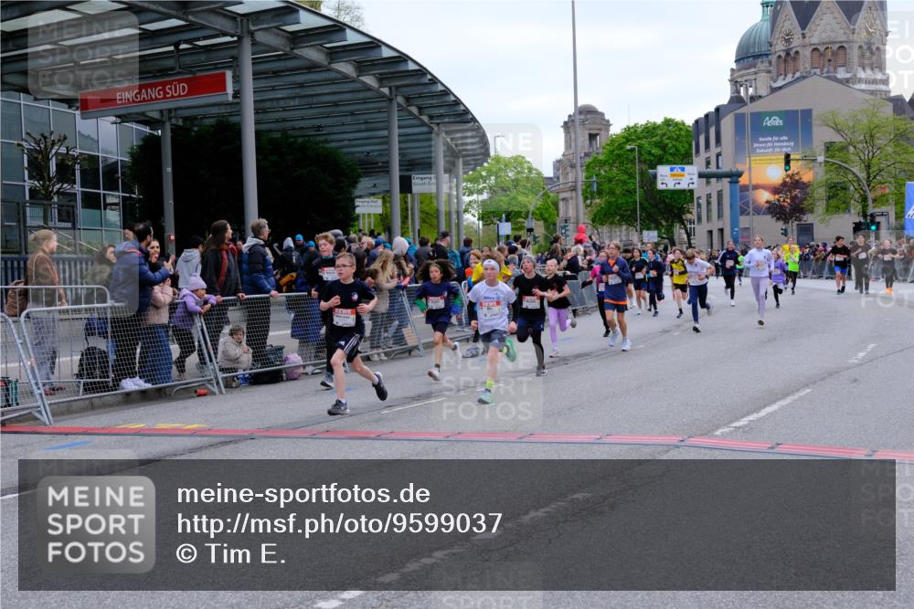 25.04.2026 - Das Zehntel Tim E. http://msf.ph/oto/9599037 25.04.2026 14:52:55 Ziel 15037, 15089, 15318, 15332, 15463, 15470, 15496, 15499, 15533, 15598, 15610, 15812, 15835, 15843, 15846, 15945, 16042, 16087, 16294, 16320, 16417, 16655, 16791, 16793, 16796, 16799, 16834, 16858, 16901, 16915, 16919, 16923, 17008, 17172, 17273, 17426, 17449, 17568, 17730, 17799, 17888, 18016, 18026, 18029, 18052, 18221 meine-sportfotos.de