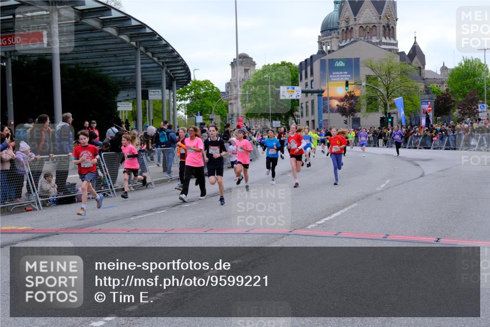 25.04.2026 - Das Zehntel Tim E. http://msf.ph/oto/9599221 25.04.2026 14:53:11 Ziel 15048, 15061, 15129, 15132, 15200, 15425, 15438, 15445, 15521, 15529, 15637, 15853, 15914, 16047, 16332, 16414, 16570, 16576, 16609, 16967, 17007, 17192, 17339, 17358, 17456, 17565, 17632, 17952, 17953, 17955, 17971, 18226, 18331, 18343 meine-sportfotos.de