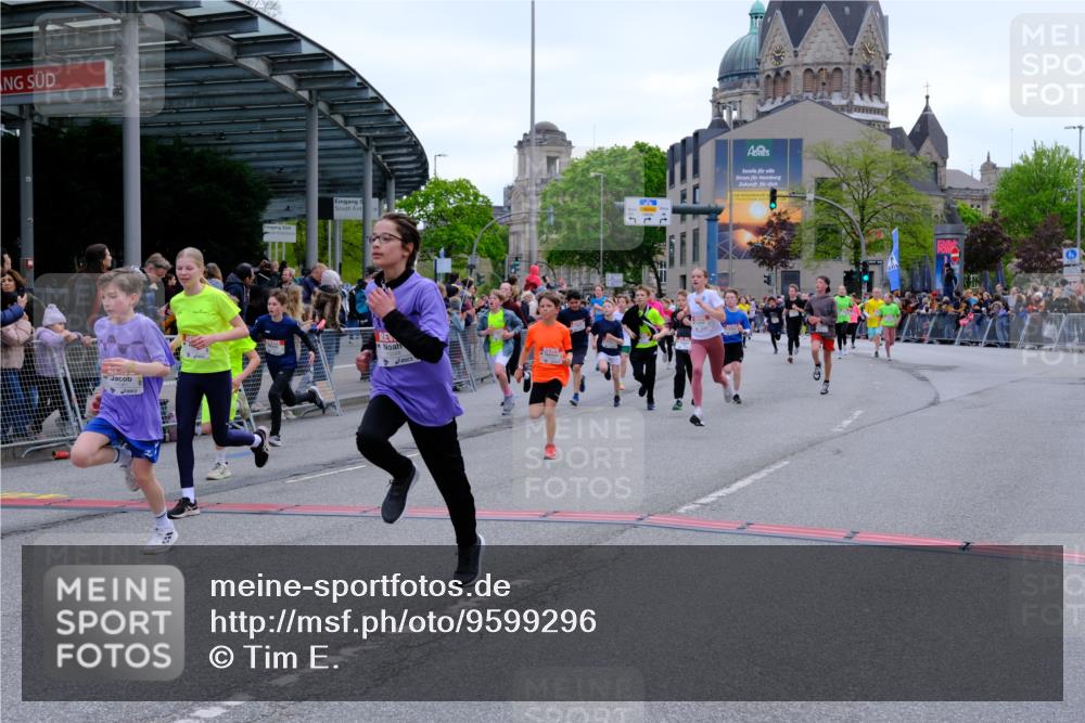 25.04.2026 - Das Zehntel Tim E. http://msf.ph/oto/9599296 25.04.2026 14:53:16 Ziel 15048, 15061, 15096, 15129, 15132, 15326, 15457, 15521, 15529, 15914, 15956, 15967, 16047, 16242, 16535, 16541, 16570, 16833, 16967, 17007, 17052, 17062, 17140, 17358, 17456, 17565, 17887, 17952, 17955, 17971, 17988, 18002, 18005, 18205, 18286, 18331, 18343 meine-sportfotos.de