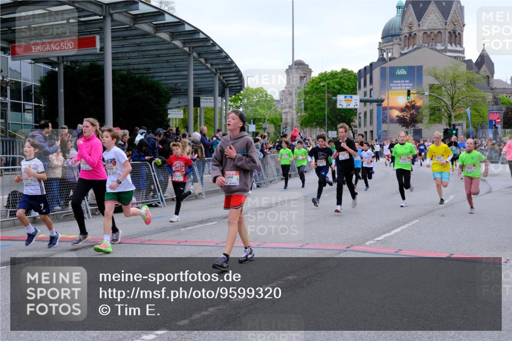 25.04.2026 - Das Zehntel Tim E. http://msf.ph/oto/9599320 25.04.2026 14:53:21 Ziel 15048, 15061, 15096, 15211, 15218, 15326, 15404, 15457, 15521, 15529, 15808, 15956, 15967, 16193, 16242, 16359, 16535, 16541, 16627, 16776, 16833, 16969, 16980, 16988, 17052, 17062, 17140, 17225, 17240, 17251, 17256, 17537, 17587, 17803, 17851, 17887, 17955, 17971, 17988, 18002, 18005, 18013, 18123, 18205, 18286, 18343 meine-sportfotos.de
