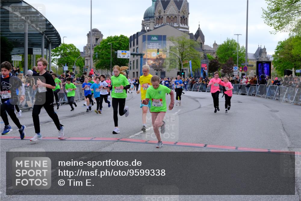 25.04.2026 - Das Zehntel Tim E. http://msf.ph/oto/9599338 25.04.2026 14:53:22 Ziel 15048, 15061, 15096, 15211, 15218, 15326, 15404, 15457, 15808, 15956, 15967, 16193, 16242, 16359, 16535, 16541, 16627, 16769, 16774, 16776, 16833, 16969, 16980, 16988, 17052, 17062, 17085, 17140, 17225, 17240, 17251, 17256, 17537, 17587, 17803, 17851, 17887, 17955, 17971, 17988, 18002, 18005, 18013, 18123, 18198, 18205, 18286 meine-sportfotos.de