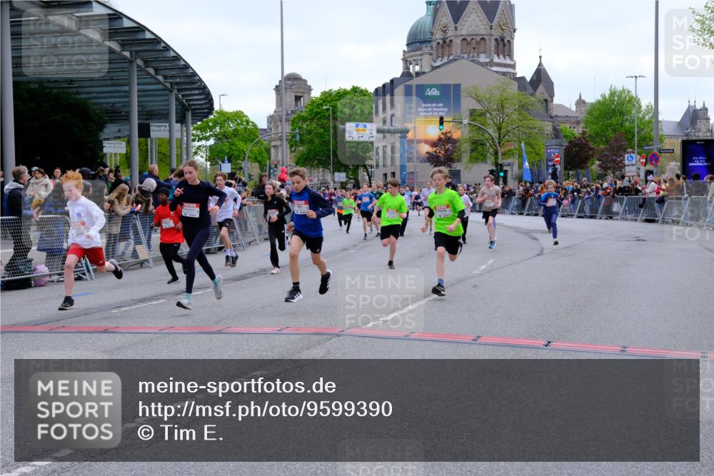 25.04.2026 - Das Zehntel Tim E. http://msf.ph/oto/9599390 25.04.2026 14:53:27 Ziel 15096, 15211, 15218, 15270, 15404, 15640, 15665, 15672, 15732, 15736, 15808, 15967, 16052, 16193, 16218, 16340, 16352, 16359, 16416, 16431, 16535, 16541, 16627, 16665, 16686, 16693, 16769, 16774, 16776, 16833, 16969, 16980, 16988, 17085, 17126, 17225, 17240, 17251, 17256, 17537, 17587, 17697, 17803, 17851, 18013, 18123, 18198, 18214, 18282, 18328 meine-sportfotos.de