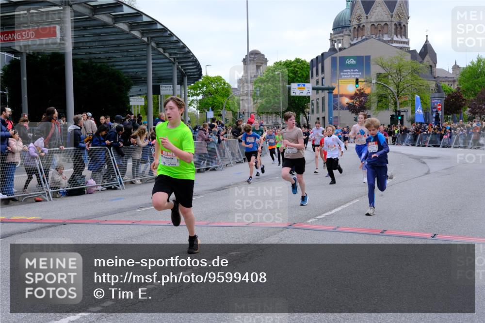 25.04.2026 - Das Zehntel Tim E. http://msf.ph/oto/9599408 25.04.2026 14:53:30 Ziel 15218, 15270, 15404, 15640, 15665, 15672, 15732, 15736, 15808, 15842, 16018, 16052, 16158, 16187, 16193, 16205, 16218, 16340, 16352, 16416, 16431, 16665, 16686, 16693, 16769, 16774, 16776, 16969, 16980, 16988, 17085, 17126, 17225, 17251, 17253, 17537, 17587, 17697, 17803, 17851, 18013, 18123, 18198, 18214, 18282, 18328 meine-sportfotos.de