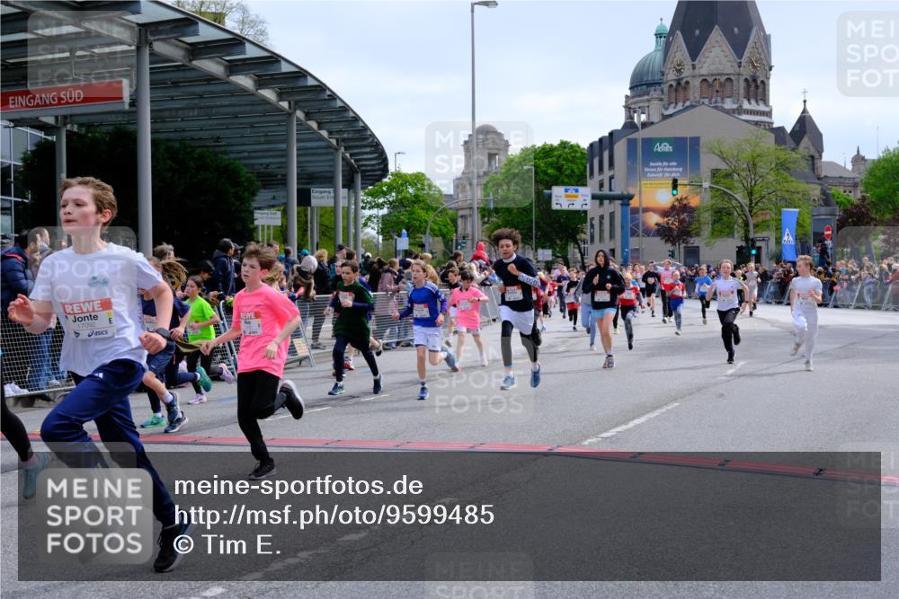 25.04.2026 - Das Zehntel Tim E. http://msf.ph/oto/9599485 25.04.2026 14:53:40 Ziel 15063, 15124, 15128, 15260, 15315, 15345, 15354, 15415, 15419, 15505, 15587, 15588, 15699, 15701, 15711, 15842, 15996, 16018, 16158, 16187, 16205, 16250, 16251, 16364, 16433, 16437, 16501, 16836, 16981, 17092, 17253, 17344, 17345, 17569, 17703, 18017, 18020, 18021, 18158, 18187, 18335, 18337 meine-sportfotos.de
