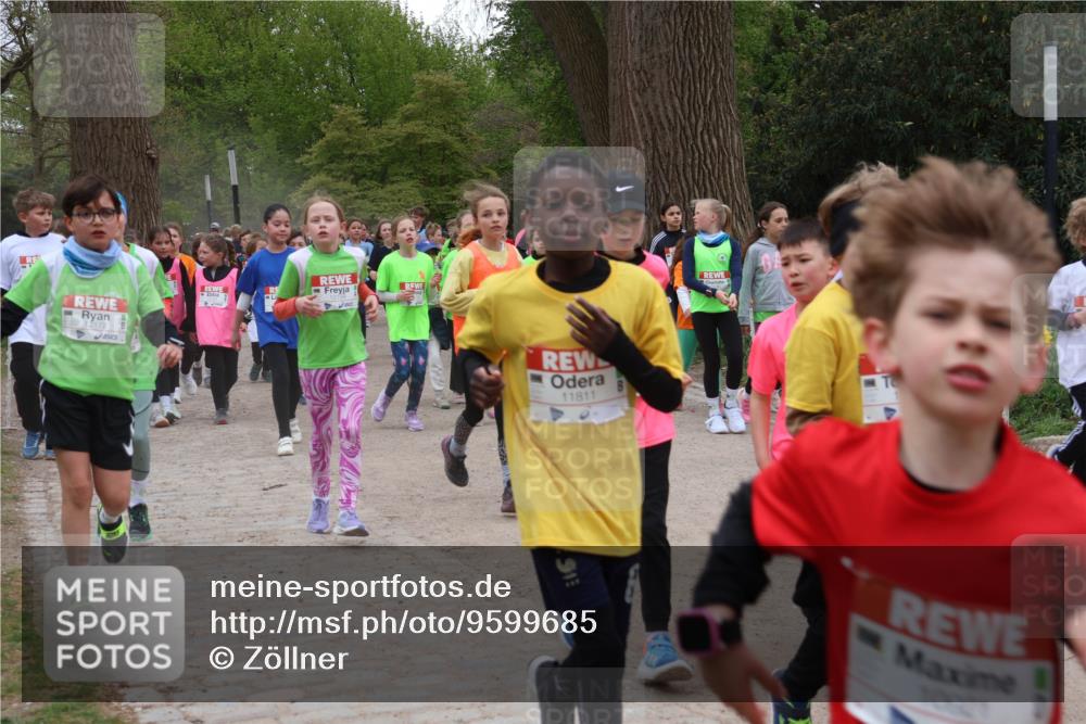 25.04.2026 - Das Zehntel Zöllner http://msf.ph/oto/9599685 25.04.2026 12:45:13 Laufen 12172, 11811, 91, 10921 meine-sportfotos.de