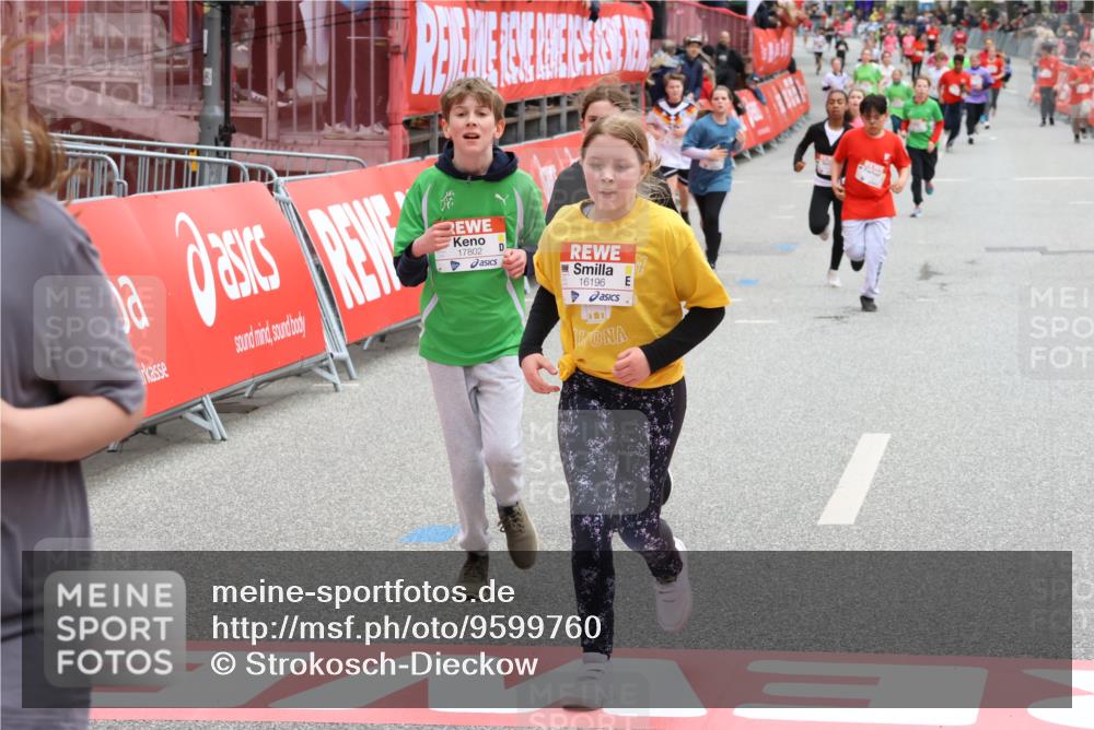 25.04.2026 - Das Zehntel Strokosch-Dieckow http://msf.ph/oto/9599760 25.04.2026 15:05:51 Ziel 15358, 15912, 16196, 16306, 16939, 17023, 17615, 17714, 17715, 17757, 17802, 18072, 18090, 15358, 15912, 16196, 16306, 16939, 17023, 17615, 17714, 17715, 17757, 17802, 18072, 18090 meine-sportfotos.de