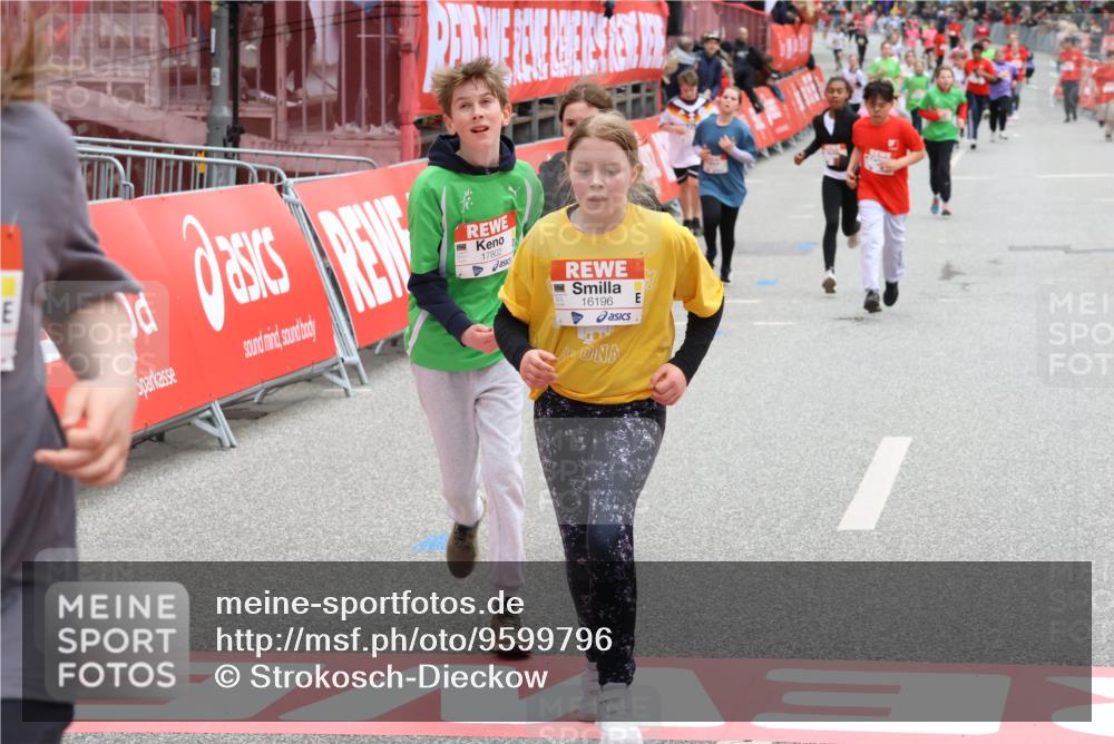 25.04.2026 - Das Zehntel Strokosch-Dieckow http://msf.ph/oto/9599796 25.04.2026 15:05:51 Ziel 15358, 15912, 16196, 16306, 16939, 17023, 17615, 17714, 17715, 17757, 17802, 18072, 18090, 15358, 15912, 16196, 16306, 16939, 17023, 17615, 17714, 17715, 17757, 17802, 18072, 18090 meine-sportfotos.de