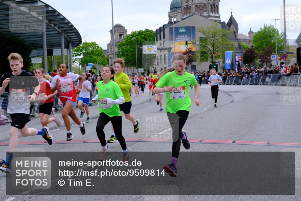25.04.2026 - Das Zehntel Tim E. http://msf.ph/oto/9599814 25.04.2026 14:54:10 Ziel 15007, 15045, 15114, 15149, 15208, 15214, 15225, 15405, 15407, 15446, 15636, 15644, 15702, 15805, 15815, 15952, 16203, 16223, 16360, 16412, 16461, 16519, 16622, 16644, 16651, 16661, 16918, 16929, 17003, 17164, 17230, 17244, 17249, 17427, 17474, 17508, 17584, 17766, 17819, 18062, 18139, 18264, 18317 meine-sportfotos.de