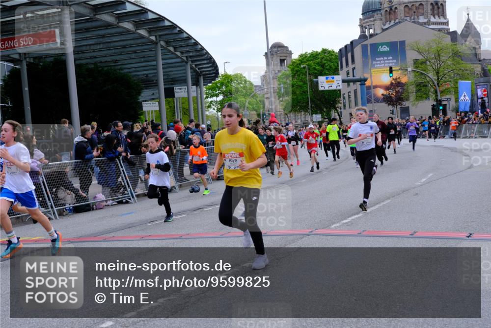 25.04.2026 - Das Zehntel Tim E. http://msf.ph/oto/9599825 25.04.2026 14:54:11 Ziel 15045, 15069, 15114, 15138, 15149, 15225, 15405, 15407, 15446, 15636, 15644, 15702, 15805, 15815, 15952, 16203, 16223, 16360, 16412, 16461, 16519, 16622, 16644, 16651, 16661, 16918, 16929, 17003, 17164, 17230, 17244, 17249, 17474, 17504, 17508, 17584, 17766, 17819, 18062, 18139, 18264, 18317, 18319 meine-sportfotos.de