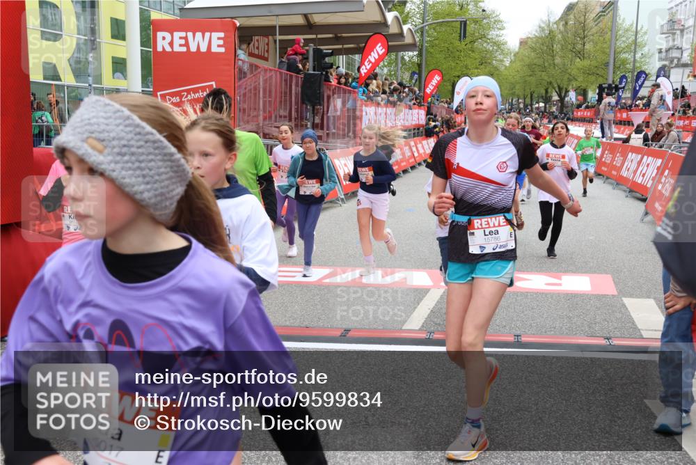 25.04.2026 - Das Zehntel Strokosch-Dieckow http://msf.ph/oto/9599834 25.04.2026 15:01:37 Ziel 15017, 15393, 15395, 15397, 15675, 15786, 15806, 15809, 16027, 16029, 16198, 16413, 16673, 16943, 17196, 17318, 17482, 17561, 17625, 17627, 18085, 15017, 15393, 15395, 15397, 15675, 15786, 15806, 15809, 16027, 16029, 16198, 16413, 16673, 16943, 17196, 17318, 17482, 17561, 17625, 17627, 18085 meine-sportfotos.de