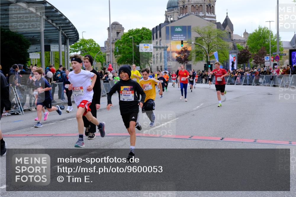 25.04.2026 - Das Zehntel Tim E. http://msf.ph/oto/9600053 25.04.2026 14:54:24 Ziel 15098, 15235, 15307, 15309, 15322, 15362, 15423, 15509, 15603, 15664, 15667, 15721, 15768, 15791, 15802, 15811, 15813, 15823, 15936, 15986, 16028, 16265, 16268, 16279, 16290, 16399, 16405, 16428, 16491, 16595, 16743, 16748, 16759, 16813, 16825, 16864, 17048, 17195, 17221, 17260, 17493, 17499, 17657, 17671, 17691, 17780, 17852, 17970, 17994, 17996, 18095, 18101, 18156, 18292 meine-sportfotos.de