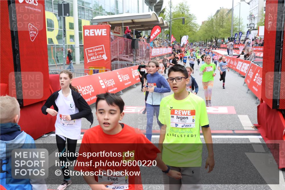 25.04.2026 - Das Zehntel Strokosch-Dieckow http://msf.ph/oto/9600220 25.04.2026 15:01:46 Ziel 15087, 15517, 15994, 16150, 16291, 16302, 16312, 16325, 16402, 16465, 16479, 16555, 16560, 16602, 16603, 16625, 16912, 17298, 17662, 17784, 17790, 18058, 15087, 15517, 15994, 16150, 16291, 16302, 16312, 16325, 16402, 16465, 16479, 16555, 16560, 16602, 16603, 16625, 16912, 17298, 17662, 17784, 17790, 18058 meine-sportfotos.de