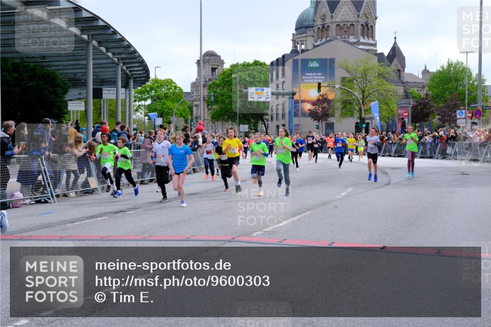 25.04.2026 - Das Zehntel Tim E. http://msf.ph/oto/9600303 25.04.2026 14:54:39 Ziel 15188, 15219, 15232, 15363, 15453, 15678, 15681, 15690, 15703, 15707, 15722, 15769, 15792, 15898, 15987, 16004, 16104, 16247, 16267, 16270, 16315, 16327, 16390, 16544, 16558, 16588, 16765, 16832, 16861, 16878, 16978, 17012, 17053, 17063, 17114, 17123, 17169, 17183, 17194, 17222, 17237, 17352, 17398, 17571, 18061, 18089 meine-sportfotos.de