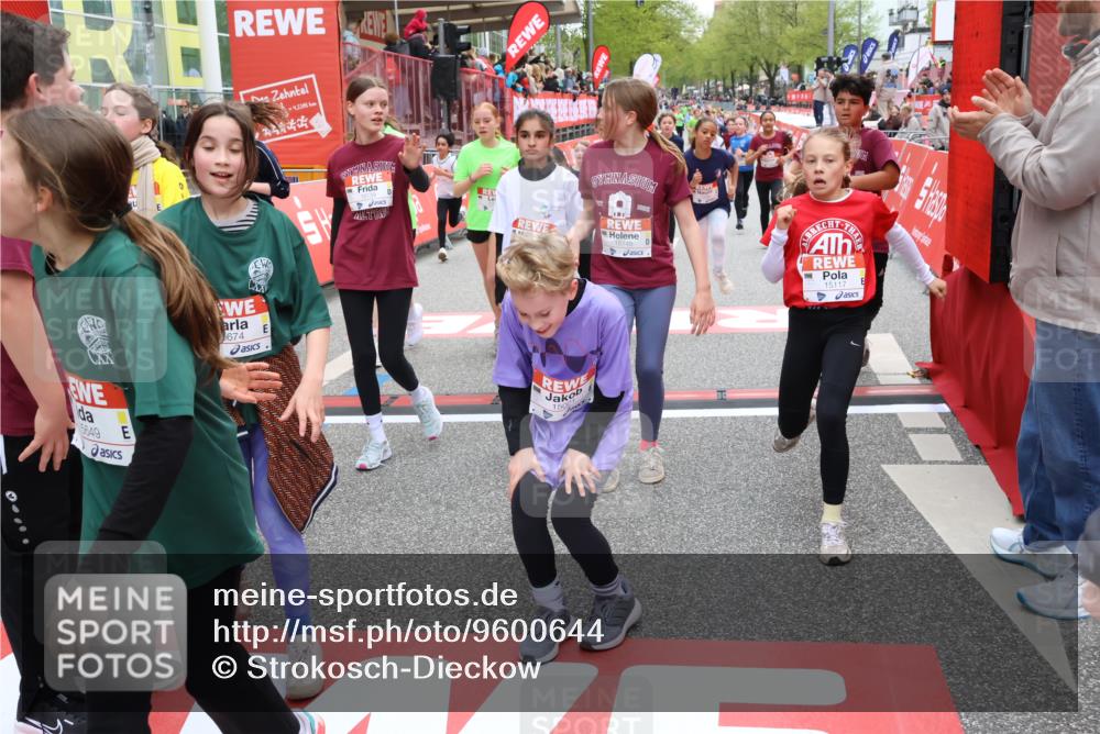 25.04.2026 - Das Zehntel Strokosch-Dieckow http://msf.ph/oto/9600644 25.04.2026 15:02:01 Ziel 15021, 15117, 15169, 15528, 15538, 15596, 15649, 15674, 15676, 15767, 16107, 16131, 16133, 16134, 16137, 16139, 16148, 16154, 16248, 16252, 16271, 16281, 16286, 16297, 16388, 16646, 16738, 17034, 17397, 17558, 17608, 15021, 15117, 15169, 15528, 15538, 15596, 15649, 15674, 15676, 15767, 16107, 16131, 16133, 16134, 16137, 16139, 16148, 16154, 16248, 16252, 16271, 16281, 16286, 16297, 16388, 16646, 16738, 17034, 17397, 17558, 17608 meine-sportfotos.de