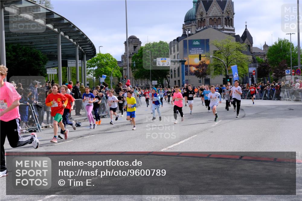 25.04.2026 - Das Zehntel Tim E. http://msf.ph/oto/9600789 25.04.2026 14:55:07 Ziel 15194, 15243, 15414, 15416, 15418, 15427, 15498, 15572, 15599, 15620, 15797, 15959, 16101, 16112, 16117, 16123, 16288, 16295, 16339, 16521, 16581, 16585, 16997, 17060, 17109, 17124, 17223, 17330, 17434, 17491, 17639, 18009, 18108, 18124, 18177, 18329 meine-sportfotos.de
