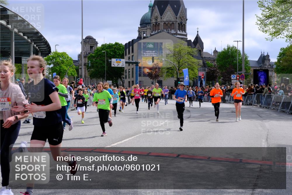 25.04.2026 - Das Zehntel Tim E. http://msf.ph/oto/9601021 25.04.2026 14:55:22 Ziel 15050, 15055, 15189, 15306, 15342, 15468, 15530, 15685, 15746, 15825, 15847, 15848, 15951, 16053, 16185, 16261, 16275, 16282, 16283, 16458, 16473, 16522, 16599, 16608, 16777, 16827, 16842, 16845, 16885, 16894, 17089, 17211, 17212, 17381, 17428, 17444, 17447, 17503, 17549, 17556, 17670, 17840, 17841, 17842, 17951, 18094, 18133, 18149, 18168, 18173, 18281 meine-sportfotos.de