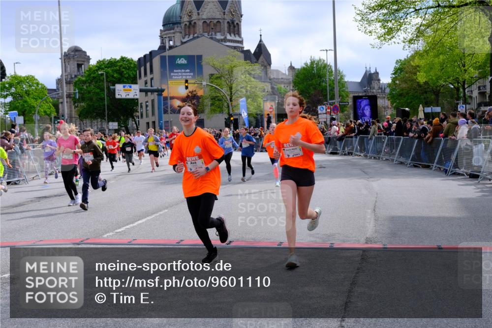 25.04.2026 - Das Zehntel Tim E. http://msf.ph/oto/9601110 25.04.2026 14:55:26 Ziel 15025, 15050, 15066, 15077, 15196, 15306, 15342, 15468, 15564, 15685, 15746, 15825, 15847, 15848, 16053, 16185, 16261, 16275, 16282, 16283, 16458, 16473, 16522, 16599, 16608, 16777, 16827, 16842, 16885, 16892, 16894, 17041, 17044, 17211, 17212, 17228, 17338, 17381, 17428, 17512, 17549, 17638, 17670, 17841, 17945, 17951, 18094, 18133, 18149, 18173, 18279, 18281 meine-sportfotos.de