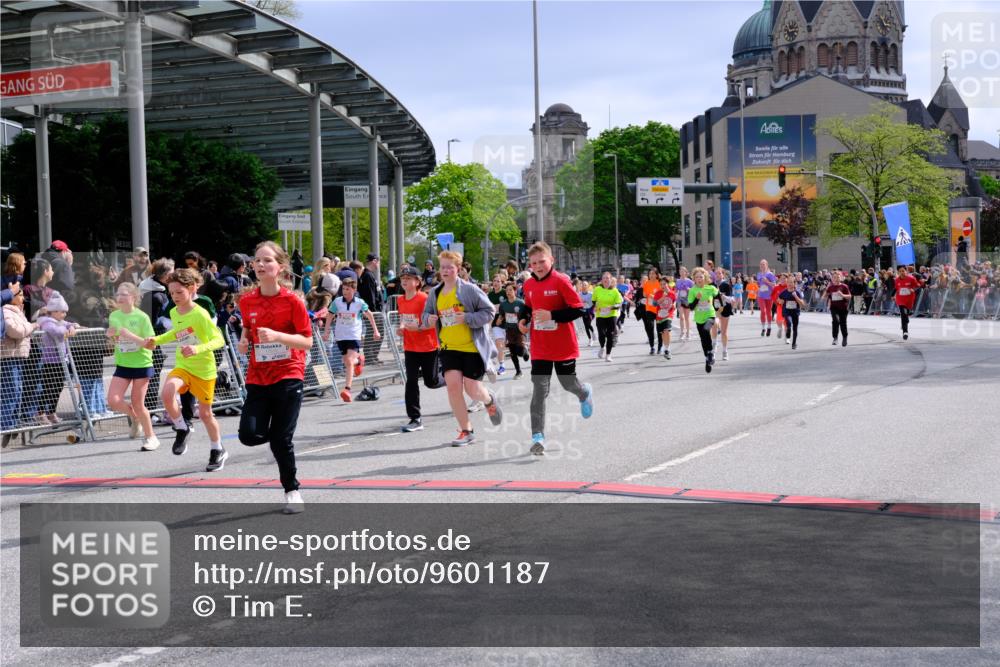 25.04.2026 - Das Zehntel Tim E. http://msf.ph/oto/9601187 25.04.2026 14:55:31 Ziel 15025, 15066, 15077, 15112, 15125, 15196, 15564, 15589, 15604, 15654, 15688, 15696, 15746, 15825, 15844, 15847, 15848, 16014, 16185, 16261, 16275, 16458, 16634, 16827, 16842, 16892, 16894, 17041, 17044, 17197, 17228, 17338, 17381, 17453, 17512, 17638, 17640, 17670, 17750, 17841, 17945, 17951, 18012, 18094, 18100, 18133, 18160, 18173, 18279 meine-sportfotos.de