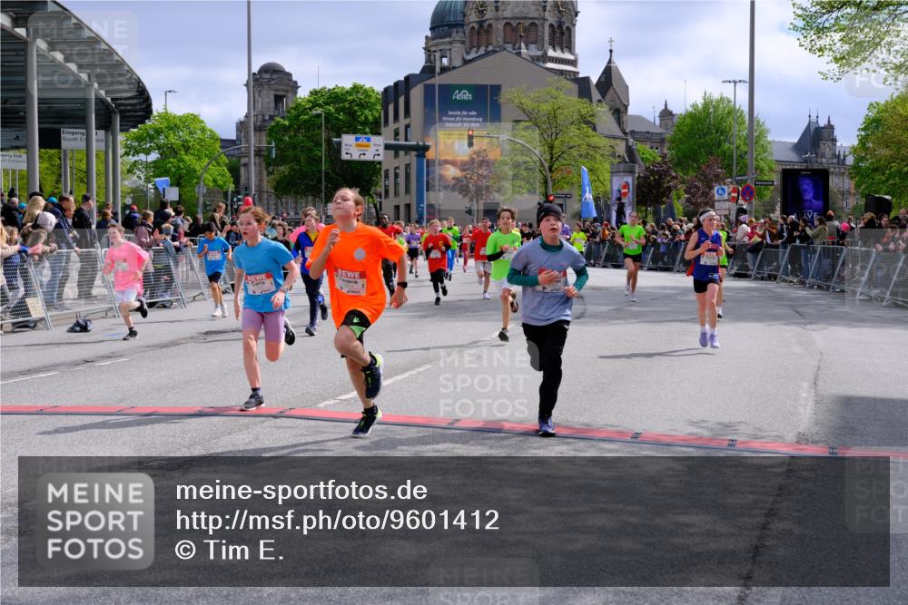 25.04.2026 - Das Zehntel Tim E. http://msf.ph/oto/9601412 25.04.2026 14:55:43 Ziel 15072, 15073, 15075, 15081, 15134, 15422, 15546, 15553, 15589, 15618, 15638, 15679, 15715, 15814, 15844, 15876, 15887, 15897, 15925, 16005, 16014, 16036, 16041, 16043, 16246, 16438, 16484, 16586, 16772, 16812, 16866, 16872, 16924, 16986, 17093, 17165, 17453, 17533, 17557, 17583, 17640, 17711, 17721, 17753, 18012, 18135 meine-sportfotos.de