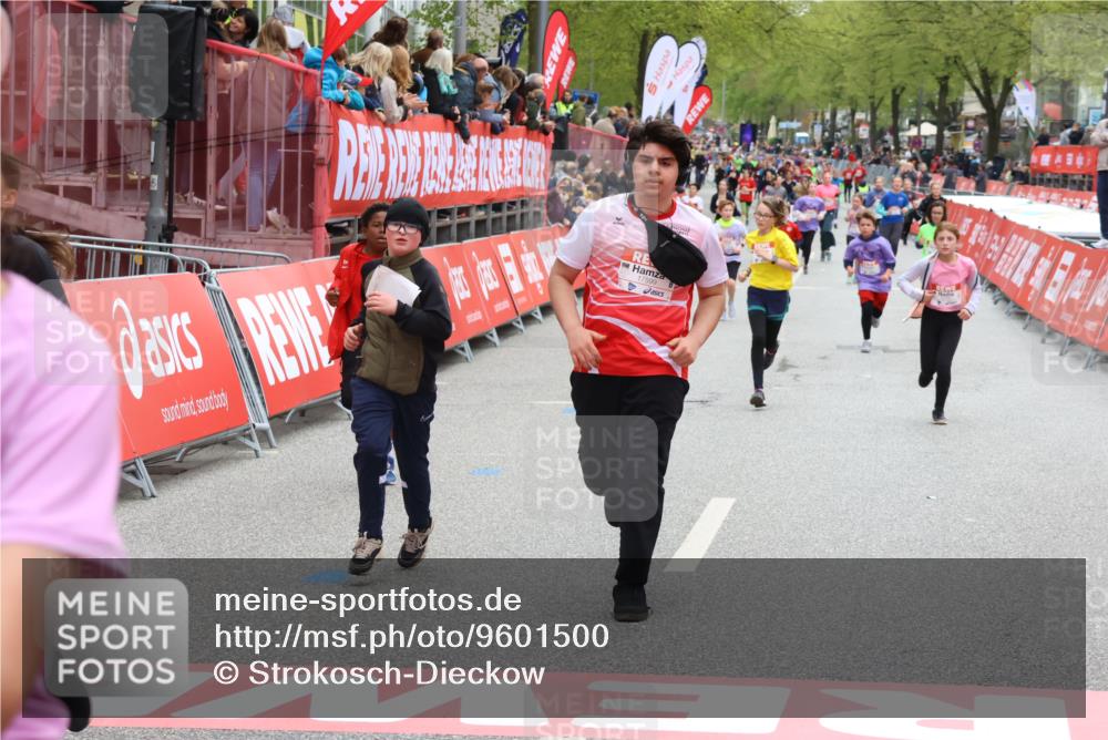 25.04.2026 - Das Zehntel Strokosch-Dieckow http://msf.ph/oto/9601500 25.04.2026 15:02:29 Ziel 15152, 15514, 15991, 16021, 16550, 16934, 17210, 17391, 17406, 17451, 17599, 17736, 17739, 18103, 15152, 15514, 15991, 16021, 16550, 16934, 17210, 17391, 17406, 17451, 17599, 17736, 17739, 18103 meine-sportfotos.de