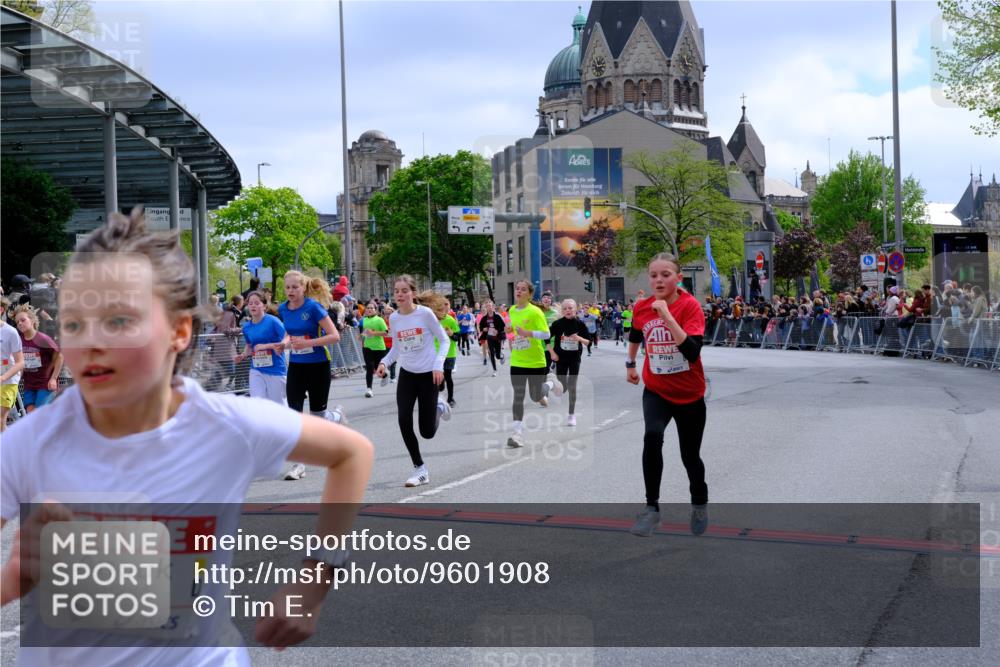 25.04.2026 - Das Zehntel Tim E. http://msf.ph/oto/9601908 25.04.2026 14:56:11 Ziel 15106, 15130, 15201, 15387, 15549, 15804, 15869, 15877, 15879, 15954, 15975, 16017, 16081, 16093, 16120, 16141, 16144, 16152, 16163, 16208, 16318, 16337, 16381, 16384, 16449, 16477, 16572, 16683, 16691, 16837, 16908, 17072, 17268, 17399, 17455, 17459, 17535, 17664, 17795, 17843, 17847, 17966, 17969, 17976, 18165, 18284, 18299 meine-sportfotos.de