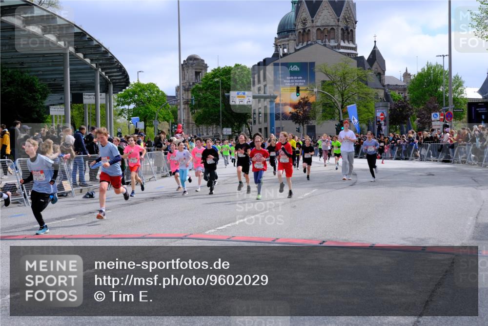 25.04.2026 - Das Zehntel Tim E. http://msf.ph/oto/9602029 25.04.2026 14:56:17 Ziel 15086, 15105, 15130, 15212, 15261, 15330, 15387, 15403, 15450, 15549, 15709, 15804, 15869, 15877, 15901, 15915, 15954, 15975, 16141, 16144, 16152, 16163, 16292, 16296, 16300, 16313, 16381, 16464, 16487, 16643, 16683, 16692, 16725, 16920, 16921, 17072, 17112, 17125, 17268, 17455, 17791, 17795, 17849, 17966, 17969, 18113 meine-sportfotos.de