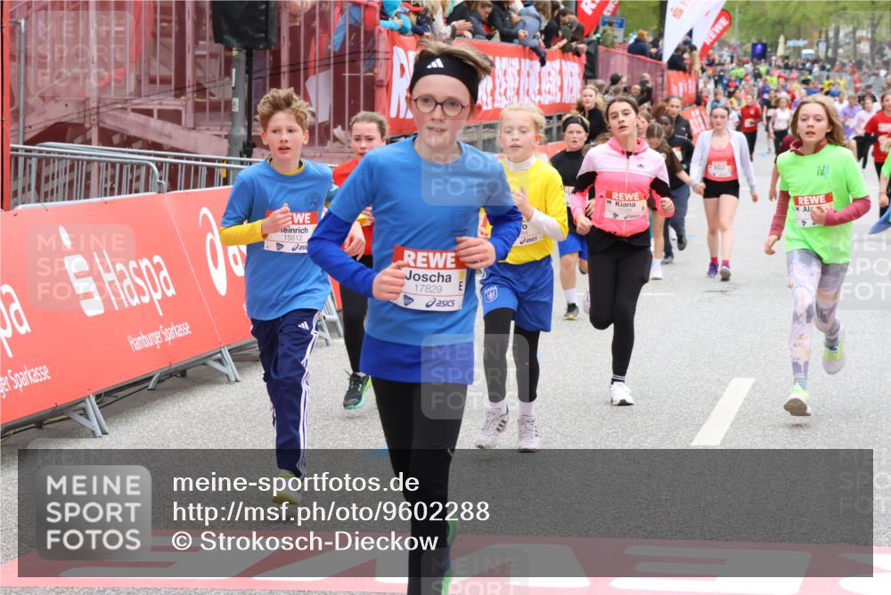 25.04.2026 - Das Zehntel Strokosch-Dieckow http://msf.ph/oto/9602288 25.04.2026 15:03:10 Ziel 15103, 15164, 15384, 15512, 15513, 15568, 15575, 16564, 16948, 17190, 17829, 15103, 15164, 15384, 15512, 15513, 15568, 15575, 16564, 16948, 17190, 17829 meine-sportfotos.de