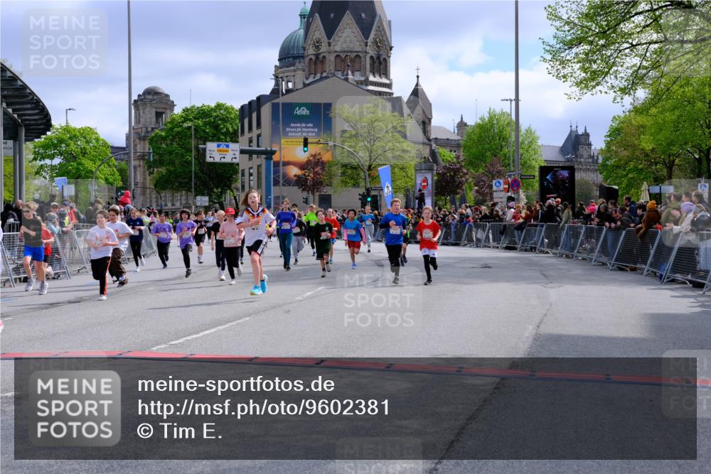 25.04.2026 - Das Zehntel Tim E. http://msf.ph/oto/9602381 25.04.2026 14:56:32 Ziel 15022, 15023, 15028, 15049, 15084, 15097, 15191, 15368, 15410, 15448, 15566, 15606, 15657, 15680, 15963, 16156, 16221, 16319, 16335, 16358, 16520, 16546, 16554, 16671, 16768, 16782, 16811, 16821, 16914, 17031, 17055, 17120, 17184, 17255, 17349, 17526, 17585, 17740, 17821, 17859, 17977, 17983, 17991, 18067, 18138, 18186, 18294 meine-sportfotos.de