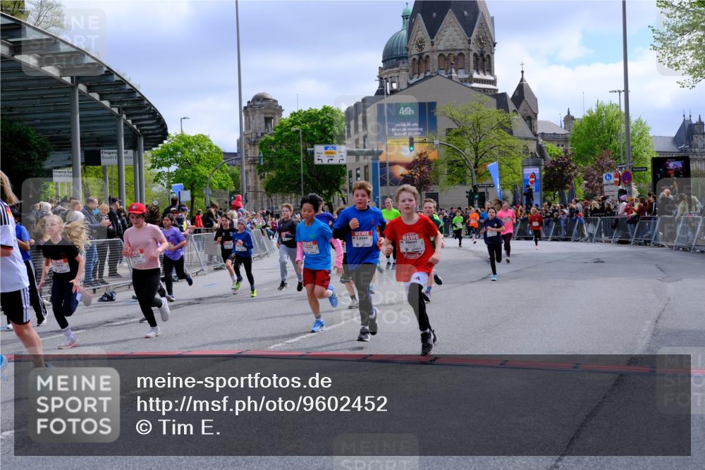 25.04.2026 - Das Zehntel Tim E. http://msf.ph/oto/9602452 25.04.2026 14:56:35 Ziel 15022, 15023, 15049, 15084, 15097, 15191, 15368, 15410, 15448, 15566, 15595, 15606, 15657, 15680, 16221, 16335, 16358, 16418, 16432, 16520, 16546, 16554, 16671, 16768, 16782, 16811, 16821, 16826, 16848, 16914, 16964, 17031, 17055, 17120, 17349, 17495, 17497, 17526, 17740, 17821, 17859, 17983, 18067, 18138, 18186, 18294 meine-sportfotos.de