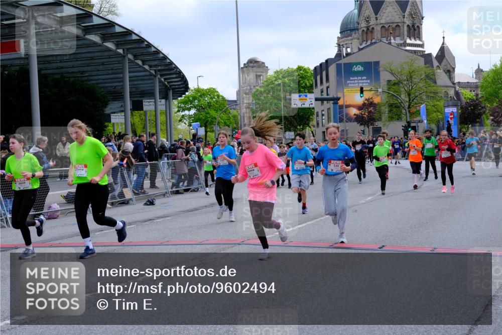25.04.2026 - Das Zehntel Tim E. http://msf.ph/oto/9602494 25.04.2026 14:56:40 Ziel 15023, 15049, 15084, 15229, 15368, 15410, 15566, 15577, 15595, 15606, 15657, 15668, 15680, 15807, 16091, 16221, 16287, 16335, 16338, 16358, 16418, 16432, 16520, 16546, 16554, 16671, 16811, 16826, 16848, 16876, 16914, 16964, 17031, 17032, 17055, 17120, 17182, 17201, 17209, 17376, 17495, 17497, 17547, 17550, 17562, 17859, 17866, 17937, 18046, 18067, 18182, 18186, 18313 meine-sportfotos.de