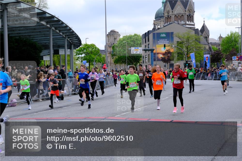 25.04.2026 - Das Zehntel Tim E. http://msf.ph/oto/9602510 25.04.2026 14:56:42 Ziel 15023, 15049, 15084, 15099, 15133, 15229, 15311, 15325, 15368, 15577, 15579, 15595, 15606, 15657, 15668, 15712, 15807, 16091, 16221, 16245, 16249, 16287, 16335, 16338, 16358, 16418, 16432, 16480, 16546, 16554, 16809, 16811, 16826, 16848, 16876, 16964, 17031, 17032, 17055, 17120, 17182, 17201, 17209, 17376, 17495, 17497, 17547, 17550, 17562, 17598, 17859, 17866, 17937, 18046, 18067, 18147, 18182, 18186, 18313 meine-sportfotos.de
