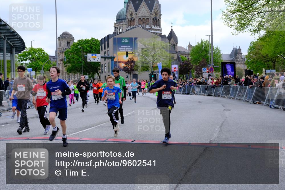 25.04.2026 - Das Zehntel Tim E. http://msf.ph/oto/9602541 25.04.2026 14:56:47 Ziel 15002, 15092, 15099, 15133, 15229, 15311, 15313, 15325, 15441, 15577, 15579, 15666, 15668, 15712, 15713, 15807, 16007, 16044, 16091, 16245, 16249, 16287, 16334, 16338, 16367, 16459, 16480, 16616, 16809, 16826, 16848, 16876, 17025, 17032, 17173, 17182, 17201, 17205, 17209, 17317, 17376, 17408, 17547, 17550, 17562, 17598, 17725, 17807, 17866, 17937, 18038, 18046, 18092, 18147, 18182, 18313, 18316 meine-sportfotos.de