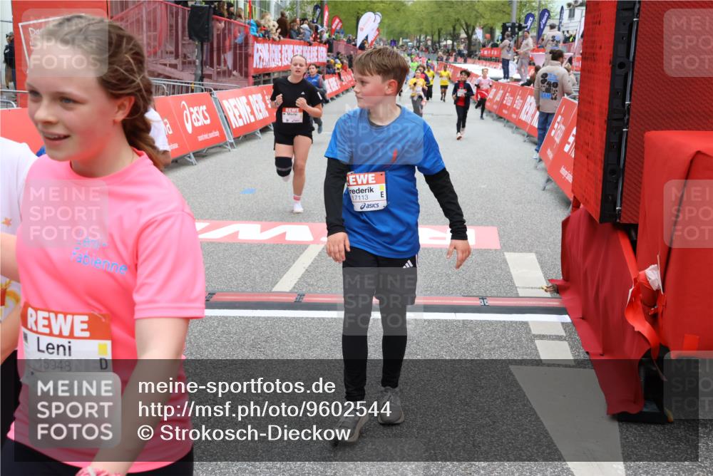 25.04.2026 - Das Zehntel Strokosch-Dieckow http://msf.ph/oto/9602544 25.04.2026 15:03:33 Ziel 15011, 15755, 15937, 15948, 16213, 16628, 16635, 16658, 16674, 17113, 17115, 17348, 17355, 17607, 15011, 15755, 15937, 15948, 16213, 16628, 16635, 16658, 16674, 17113, 17115, 17348, 17355, 17607 meine-sportfotos.de