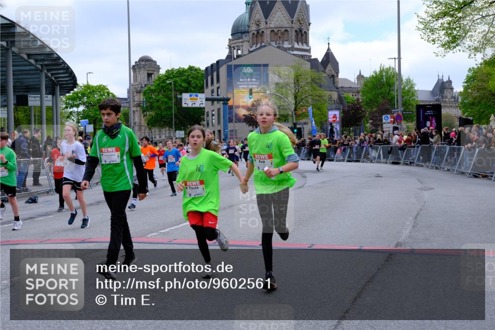 25.04.2026 - Das Zehntel Tim E. http://msf.ph/oto/9602561 25.04.2026 14:56:50 Ziel 15002, 15040, 15092, 15099, 15133, 15229, 15273, 15311, 15313, 15325, 15369, 15441, 15577, 15579, 15585, 15666, 15668, 15712, 15713, 15829, 15953, 15968, 16007, 16044, 16082, 16245, 16249, 16334, 16338, 16367, 16398, 16427, 16459, 16480, 16616, 16695, 16809, 16876, 16904, 16928, 17025, 17030, 17173, 17201, 17205, 17209, 17233, 17317, 17376, 17408, 17498, 17550, 17562, 17598, 17725, 17807, 17866, 17929, 18038, 18048, 18092, 18142, 18147, 18182, 18313, 18316 meine-sportfotos.de