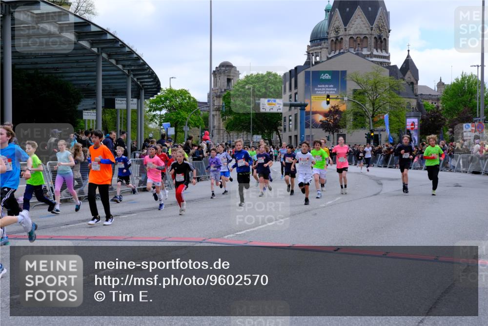 25.04.2026 - Das Zehntel Tim E. http://msf.ph/oto/9602570 25.04.2026 14:56:53 Ziel 15002, 15040, 15092, 15099, 15133, 15273, 15311, 15313, 15325, 15369, 15441, 15579, 15581, 15585, 15666, 15712, 15713, 15829, 15946, 15953, 15968, 16007, 16044, 16082, 16245, 16249, 16334, 16367, 16398, 16403, 16427, 16459, 16480, 16616, 16695, 16698, 16809, 16904, 16928, 17025, 17030, 17173, 17205, 17233, 17317, 17408, 17498, 17598, 17656, 17725, 17807, 17929, 17934, 17974, 18038, 18048, 18092, 18142, 18147, 18289, 18316 meine-sportfotos.de