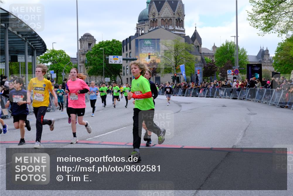 25.04.2026 - Das Zehntel Tim E. http://msf.ph/oto/9602581 25.04.2026 14:56:56 Ziel 15002, 15040, 15092, 15273, 15369, 15391, 15412, 15441, 15581, 15585, 15666, 15829, 15946, 15953, 15968, 16010, 16044, 16082, 16280, 16334, 16367, 16382, 16398, 16403, 16427, 16459, 16616, 16620, 16695, 16698, 16904, 16928, 17030, 17173, 17179, 17185, 17198, 17203, 17205, 17233, 17317, 17408, 17498, 17656, 17725, 17929, 17934, 17974, 18038, 18048, 18092, 18142, 18289, 18316 meine-sportfotos.de