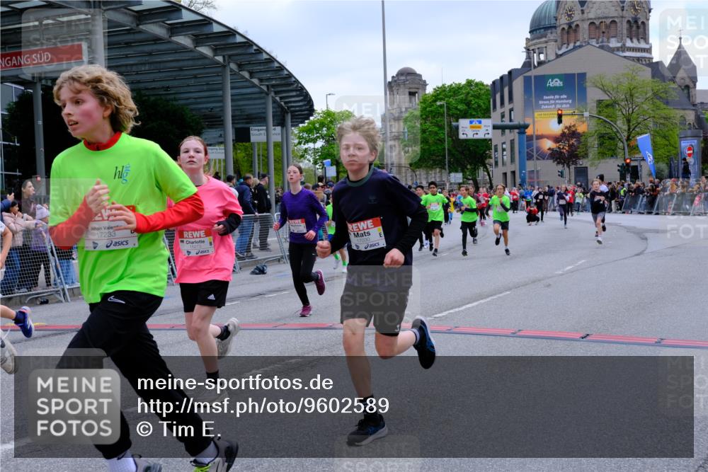 25.04.2026 - Das Zehntel Tim E. http://msf.ph/oto/9602589 25.04.2026 14:56:57 Ziel 15040, 15273, 15369, 15391, 15412, 15441, 15581, 15585, 15666, 15829, 15946, 15953, 15968, 16010, 16082, 16280, 16334, 16382, 16398, 16403, 16427, 16459, 16616, 16620, 16695, 16698, 16904, 16928, 17030, 17179, 17185, 17198, 17203, 17233, 17317, 17408, 17498, 17656, 17725, 17929, 17934, 17974, 18038, 18048, 18055, 18092, 18142, 18289, 18316 meine-sportfotos.de