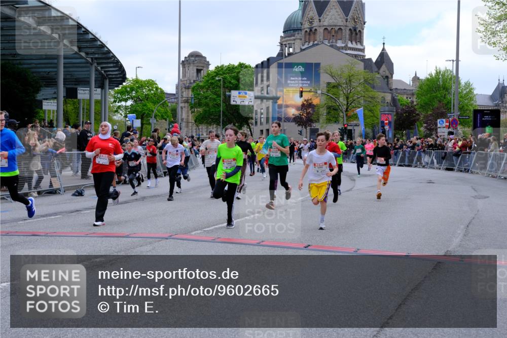 25.04.2026 - Das Zehntel Tim E. http://msf.ph/oto/9602665 25.04.2026 14:57:10 Ziel 15122, 15155, 15156, 15157, 15162, 15443, 15532, 15543, 15750, 15933, 15958, 15961, 15966, 16013, 16160, 16190, 16424, 16442, 16450, 16455, 16488, 16490, 16659, 16660, 16744, 17174, 17510, 17531, 17534, 17709, 17717, 17832, 17884, 18053 meine-sportfotos.de