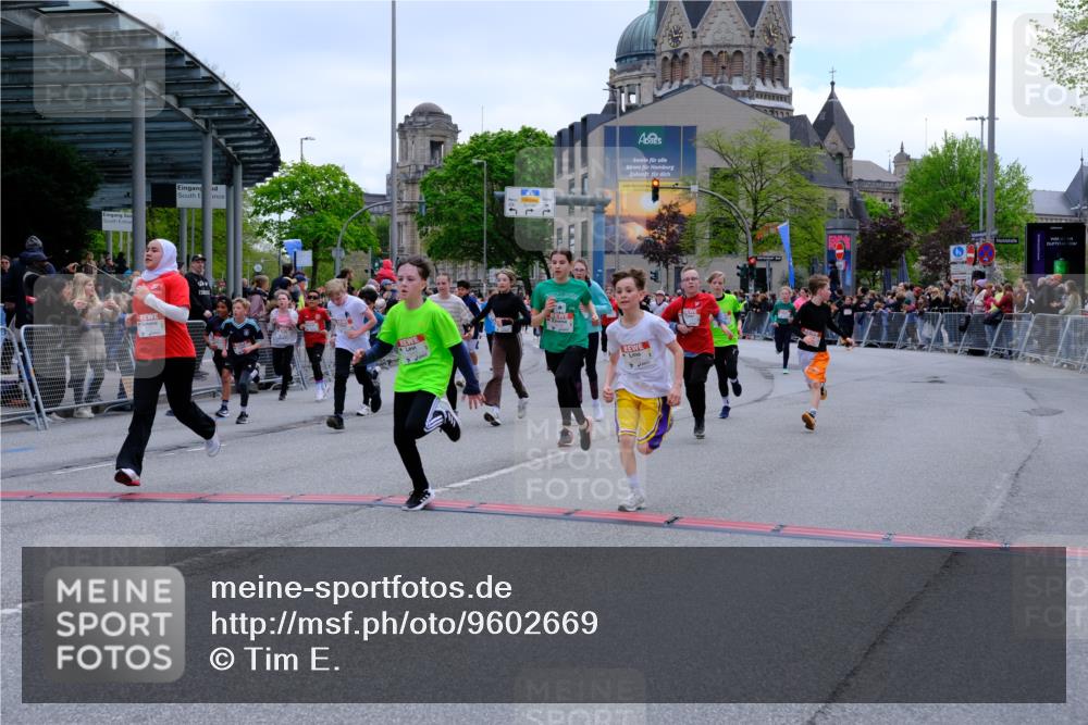 25.04.2026 - Das Zehntel Tim E. http://msf.ph/oto/9602669 25.04.2026 14:57:11 Ziel 15122, 15155, 15156, 15157, 15162, 15443, 15532, 15543, 15750, 15858, 15933, 15958, 15961, 15966, 16012, 16013, 16160, 16190, 16424, 16442, 16450, 16455, 16488, 16490, 16659, 16660, 16744, 17174, 17510, 17531, 17534, 17709, 17717, 17832, 17884, 18053, 18106 meine-sportfotos.de