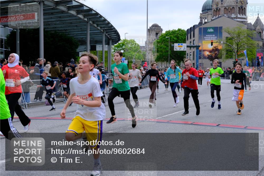 25.04.2026 - Das Zehntel Tim E. http://msf.ph/oto/9602684 25.04.2026 14:57:12 Ziel 15122, 15155, 15156, 15157, 15162, 15443, 15532, 15543, 15695, 15750, 15858, 15933, 15958, 15961, 15966, 16012, 16013, 16160, 16190, 16424, 16442, 16450, 16455, 16488, 16490, 16659, 16660, 16744, 17174, 17353, 17510, 17524, 17531, 17534, 17709, 17717, 17789, 17832, 17884, 18053, 18106 meine-sportfotos.de