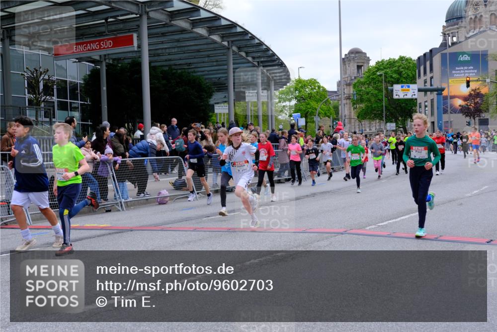 25.04.2026 - Das Zehntel Tim E. http://msf.ph/oto/9602703 25.04.2026 14:57:16 Ziel 15111, 15157, 15443, 15543, 15617, 15695, 15750, 15858, 15958, 15961, 15966, 16002, 16012, 16013, 16129, 16160, 16190, 16308, 16404, 16424, 16442, 16450, 16455, 16488, 16490, 16656, 16659, 16744, 16879, 16926, 16945, 16958, 17353, 17524, 17531, 17534, 17709, 17717, 17789, 17913, 18053, 18106 meine-sportfotos.de